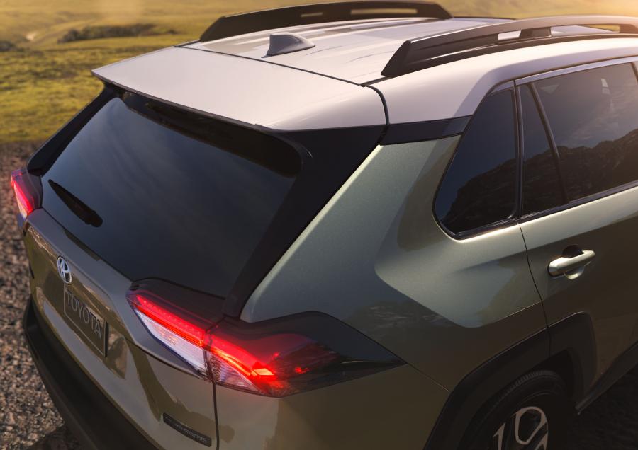 Детали экстерьера Toyota RAV4 Adventure 2018 года  (NA) (фото 58 из 196)